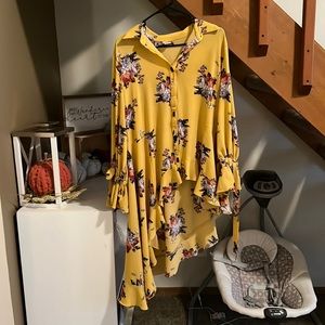 Zadie Bs shark bite button tunic top